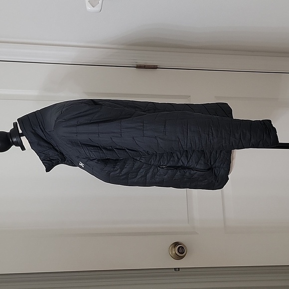 Under Armour Women's Size XS Cold Gear Reactor Coat / Jacket, Black, Gently Used - Picture 2 of 14